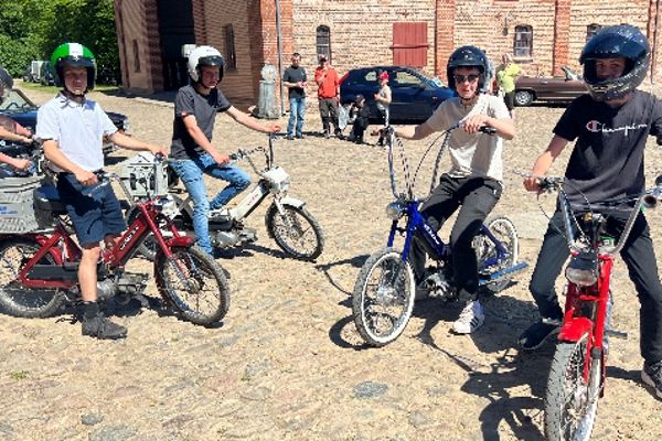 Mhs Nyhedsbrev Februar2026 Knallertdrenge 600X